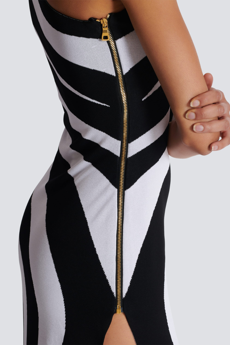 Asymmetrisches Maxikleid Mit One-Shoulder-Schlitz Und Streifen