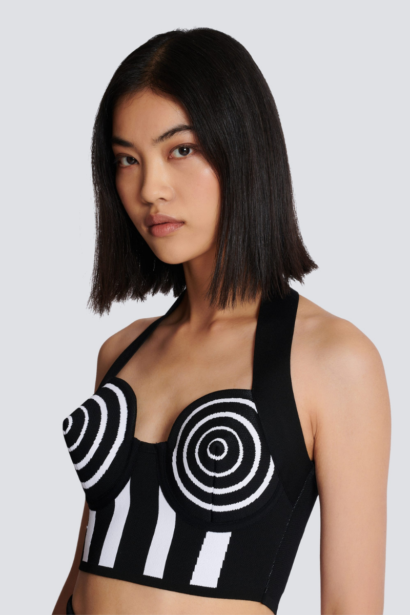 Set Aus Gestreiftem Strickoberteil Und Rock Mit Neckholder