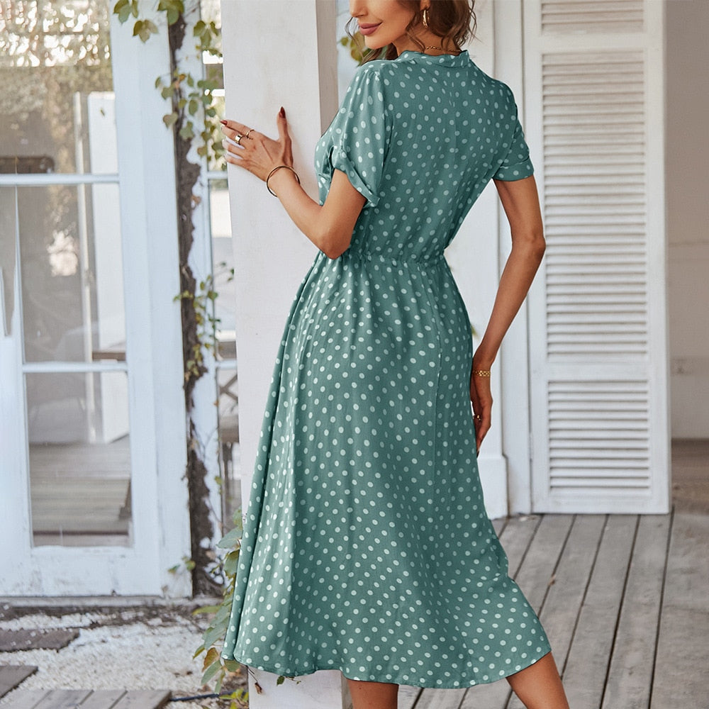 Kleid Mit Hemdkragen Und Punkten