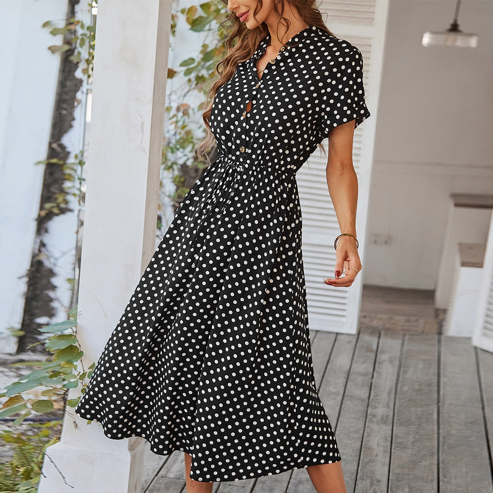 Kleid Mit Hemdkragen Und Punkten