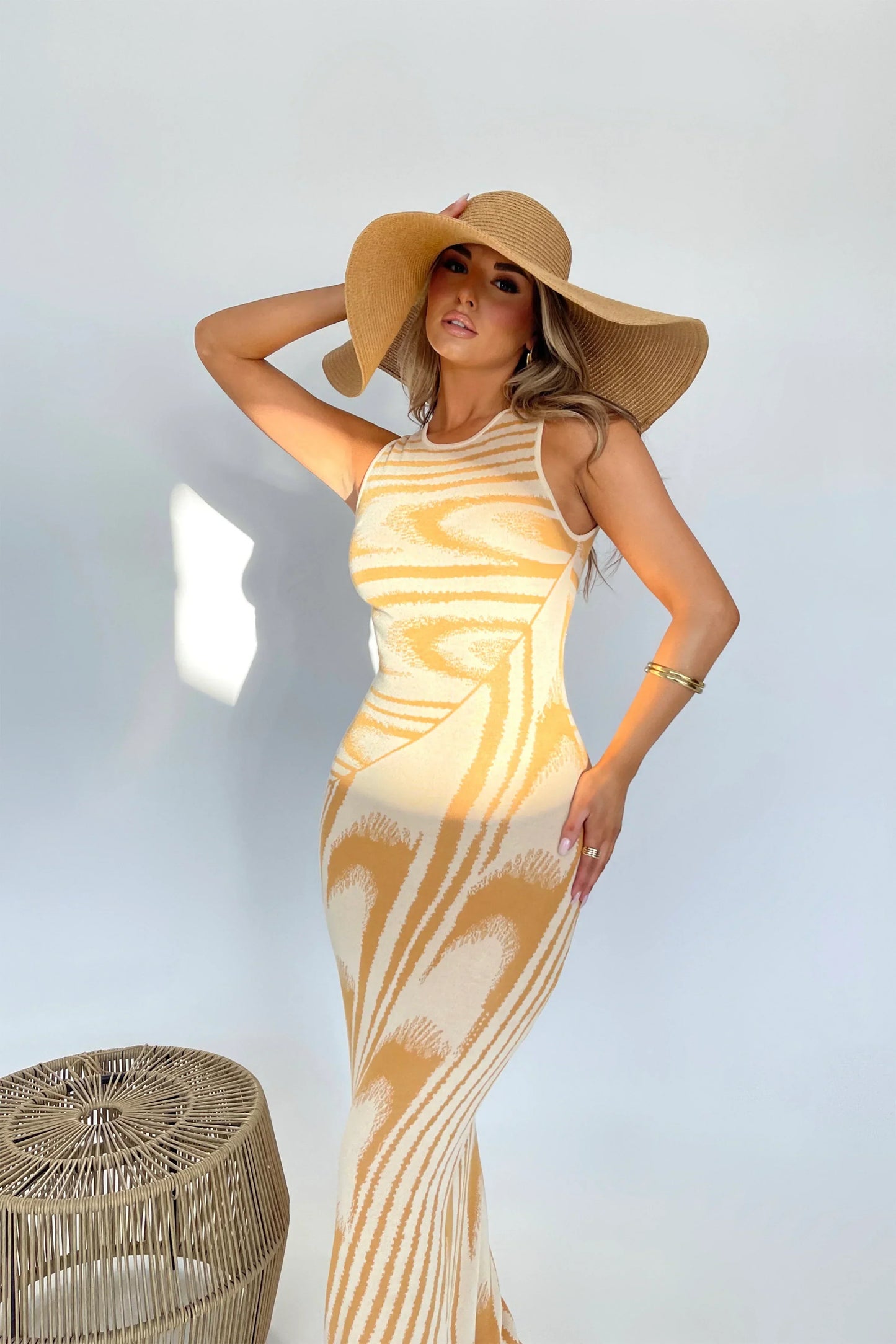 Elegantes Maxikleid Mit Rundhalsausschnitt Und Null Ärmeln