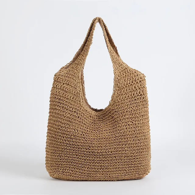Stylische Strohtasche Mit Strickdetails