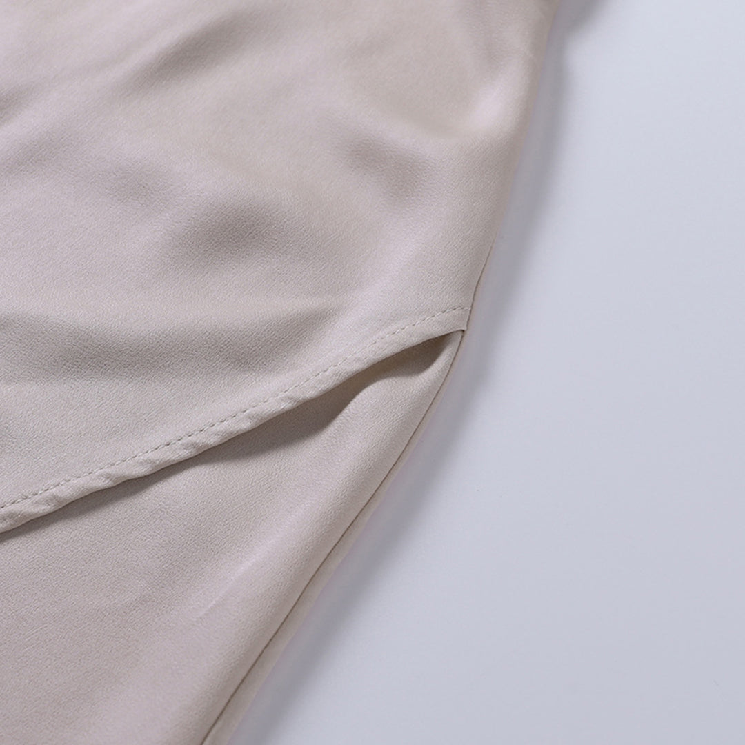 Tiefer Ausschnitt, Sommerkleid Aus Satin
