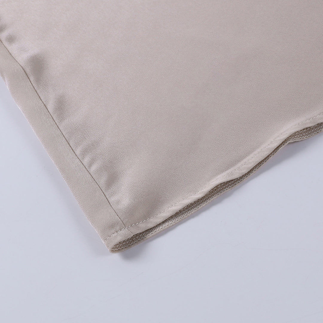 Tiefer Ausschnitt, Sommerkleid Aus Satin