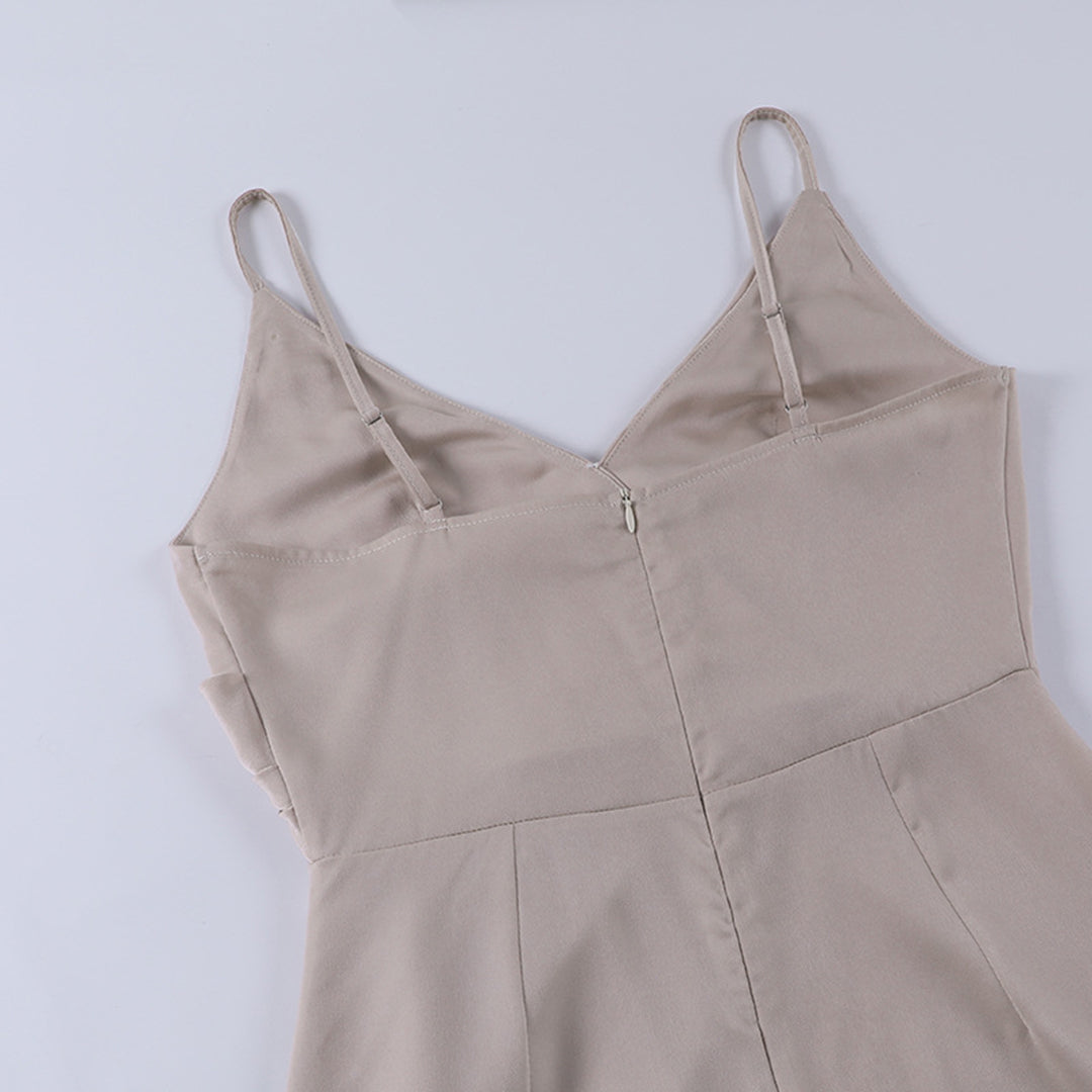 Tiefer Ausschnitt, Sommerkleid Aus Satin