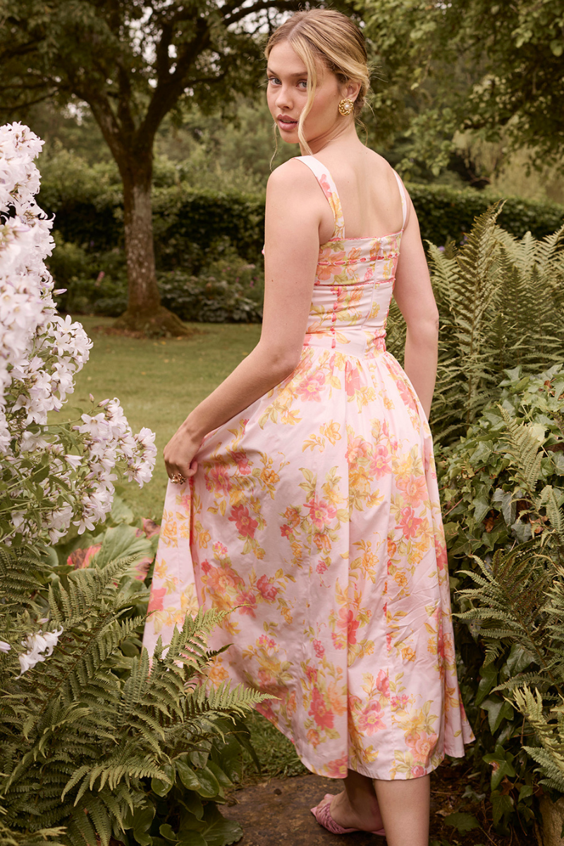 Pfirsichfarbenes Midikleid Mit Blumenmuster