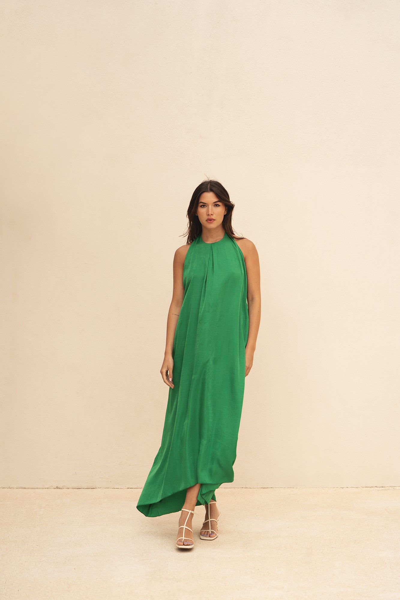 Rückenfreies Neckholder-Midikleid