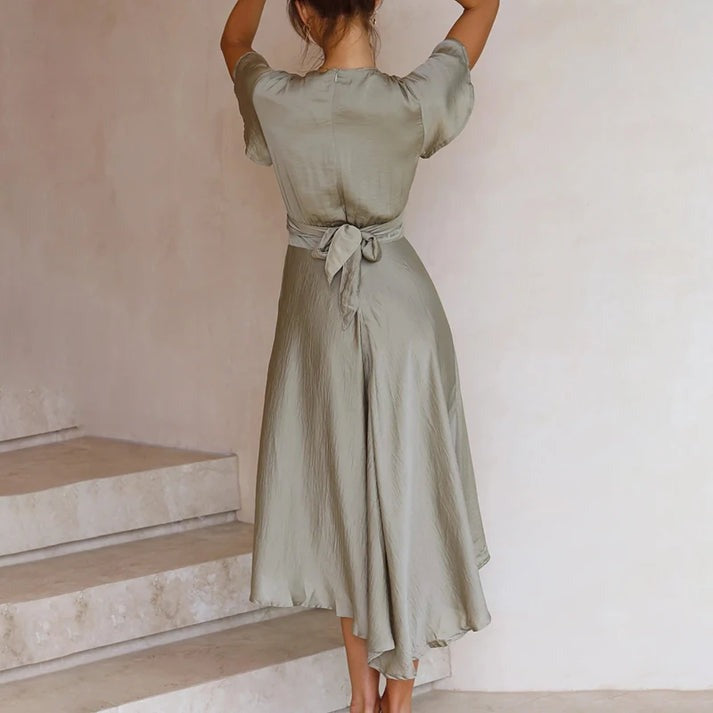 Elegantes Midikleid Mit Taillenschnürung