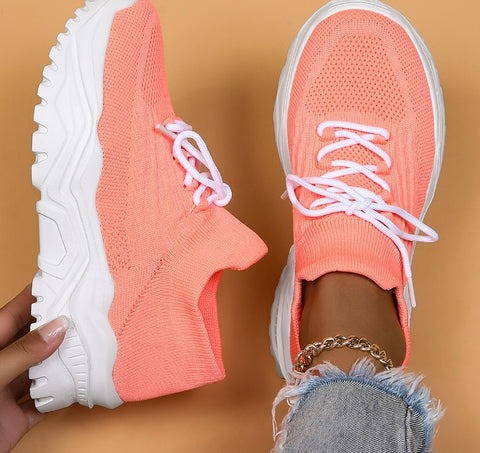 Stylische Design-Sneaker Mit Hoher Sohle