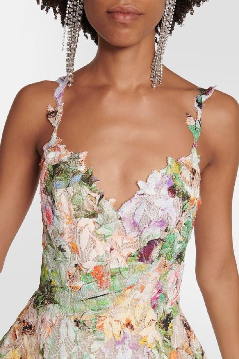 Elegantes, Tief Ausgeschnittenes Midikleid