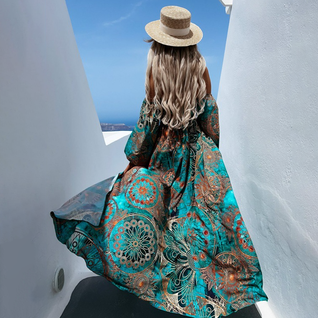 Schulterfreies, Geschlitztes Und Gemustertes Maxikleid