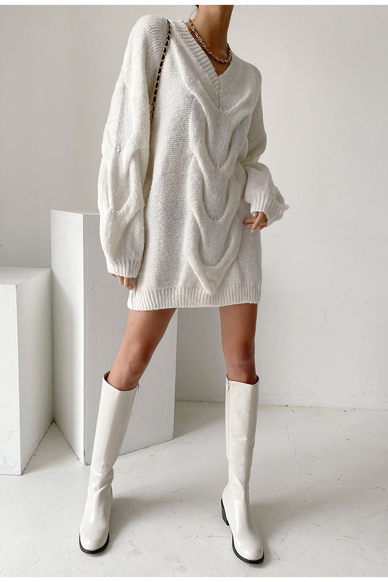 Strickkleid Mit V-Ausschnitt