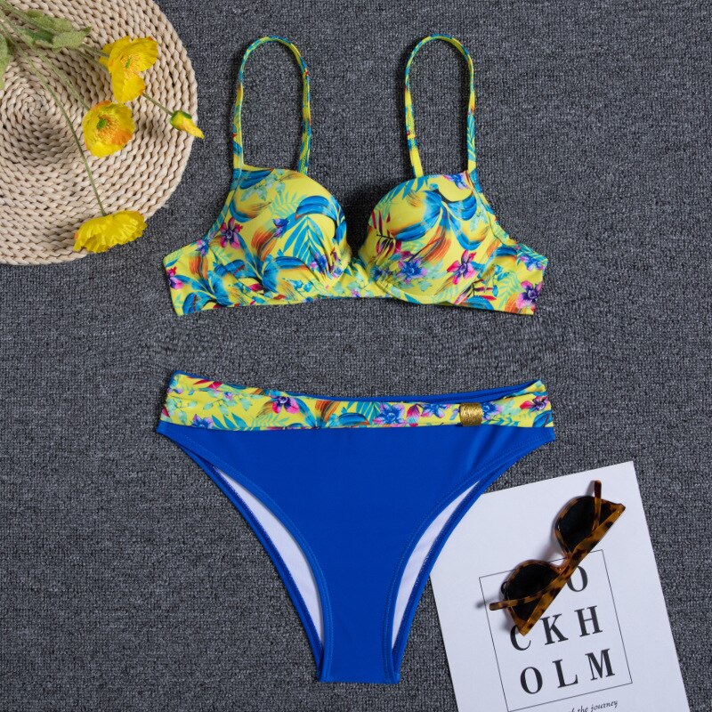 Stylischer Bikini Mit Blumenmuster