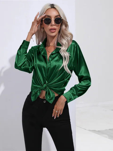 Satinhemd İm Stylischen Design