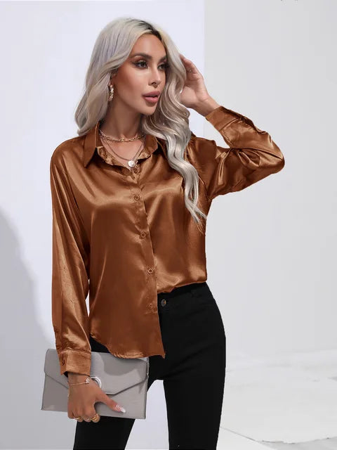 Satinhemd İm Stylischen Design