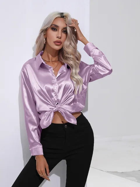 Satinhemd İm Stylischen Design