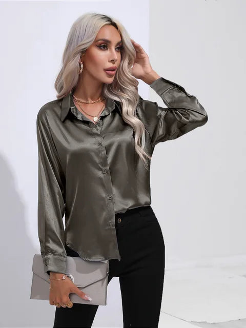 Satinhemd İm Stylischen Design
