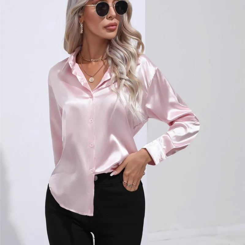Satinhemd İm Stylischen Design