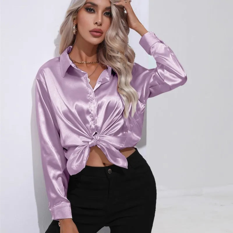 Satinhemd İm Stylischen Design