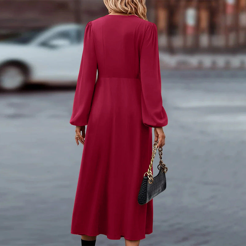 Midikleid Mit V-Ausschnitt Und Knopfdetail
