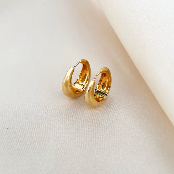 Stilvolles Design, Minimalistische Ohrringe