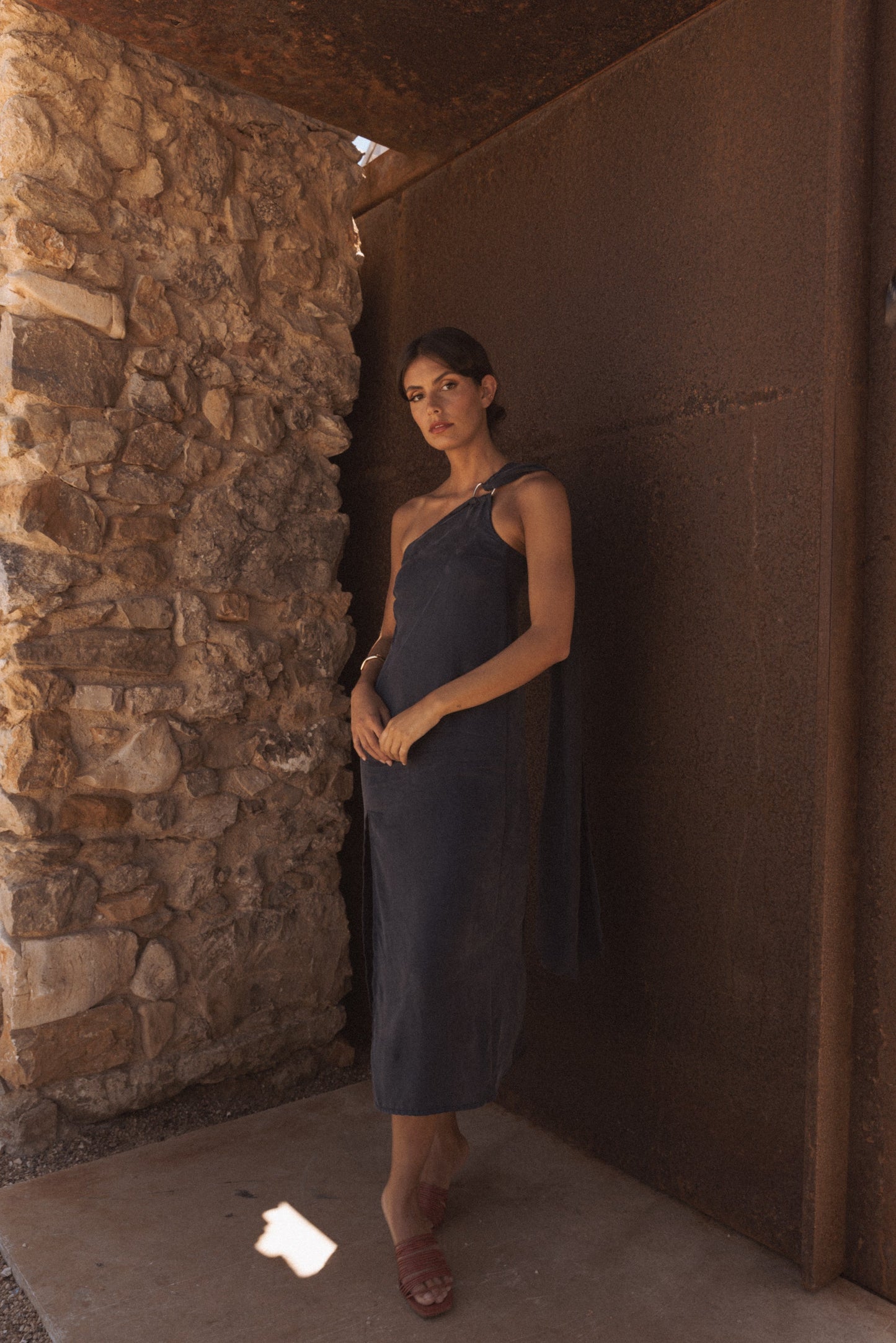 Midikleid Mit One-Shoulder-Schlitz