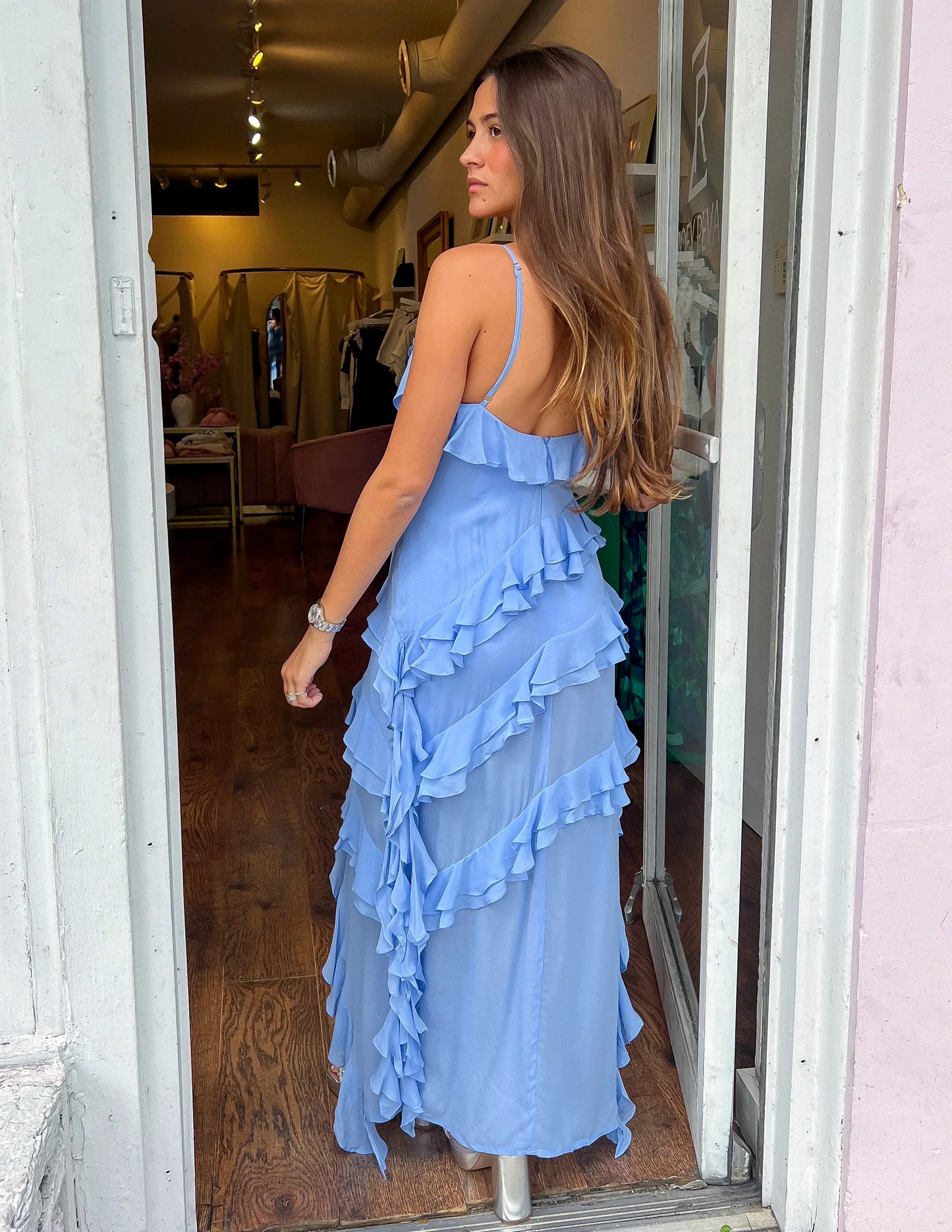 Neckholder-Kleid Mit Tiefem V-Ausschnitt