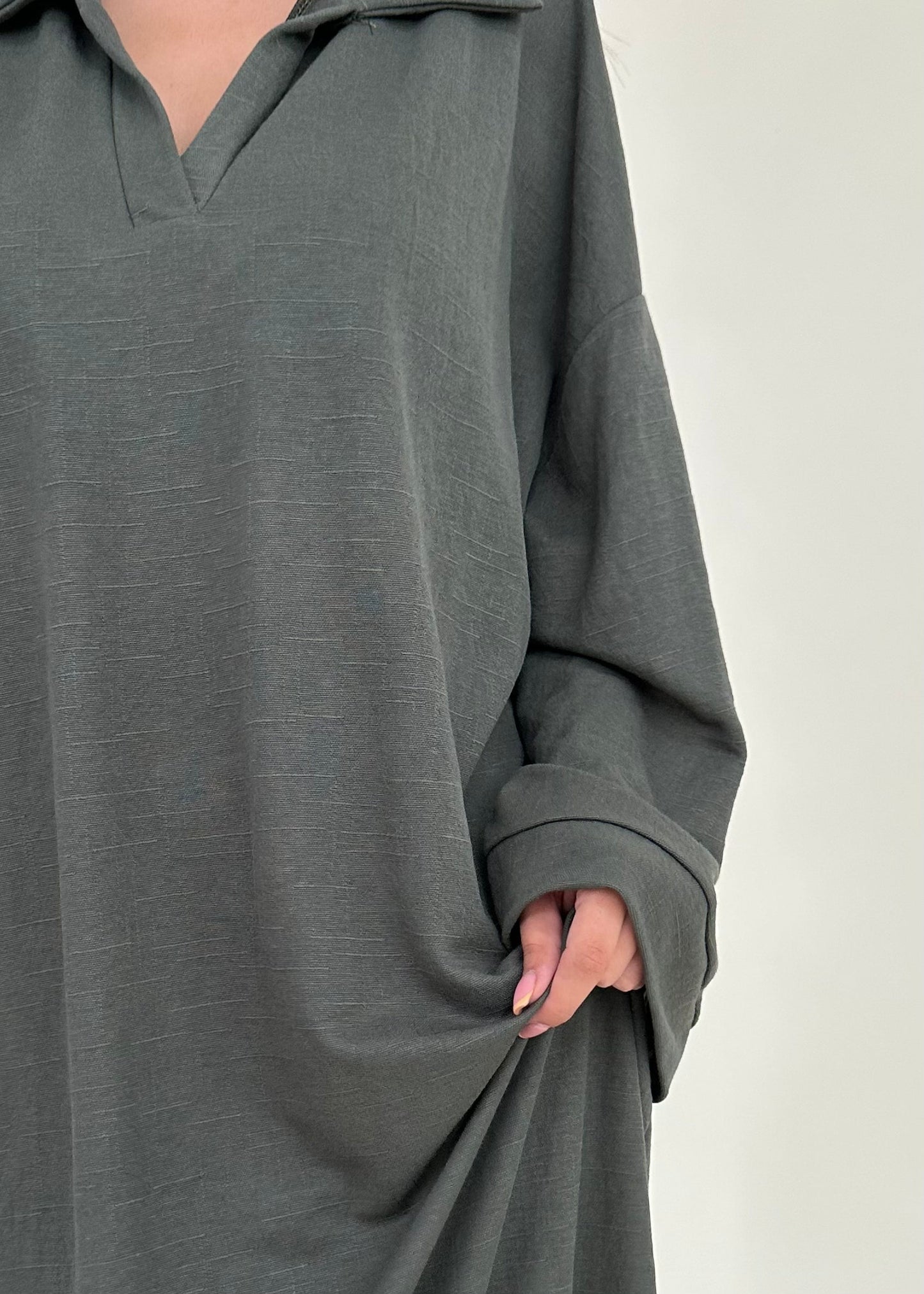Langärmliges Maxikleid Mit V-Ausschnitt
