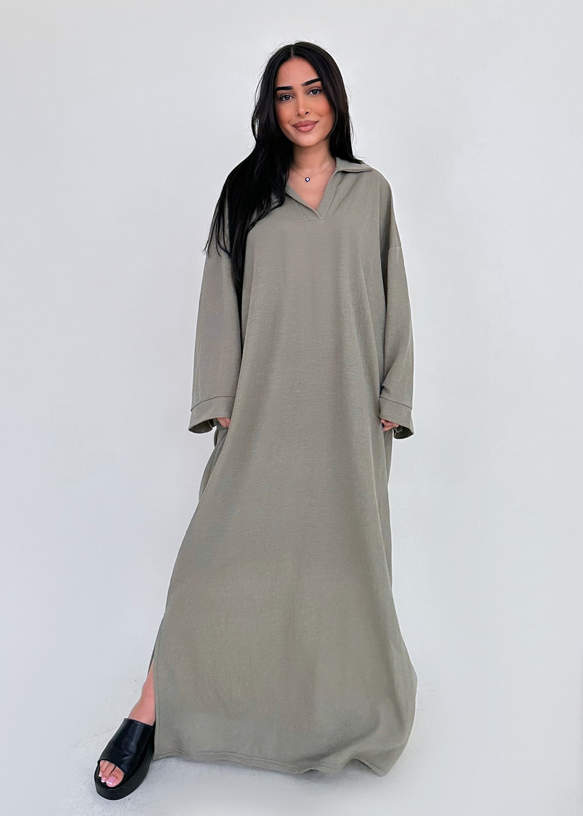 Langärmliges Maxikleid Mit V-Ausschnitt