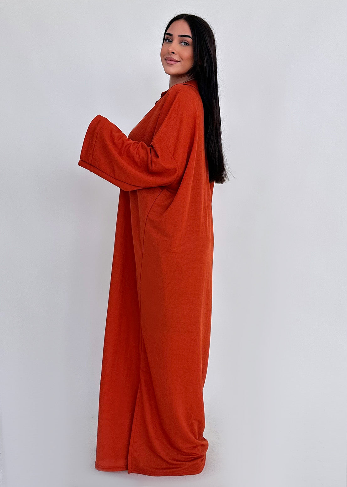 Langärmliges Maxikleid Mit V-Ausschnitt