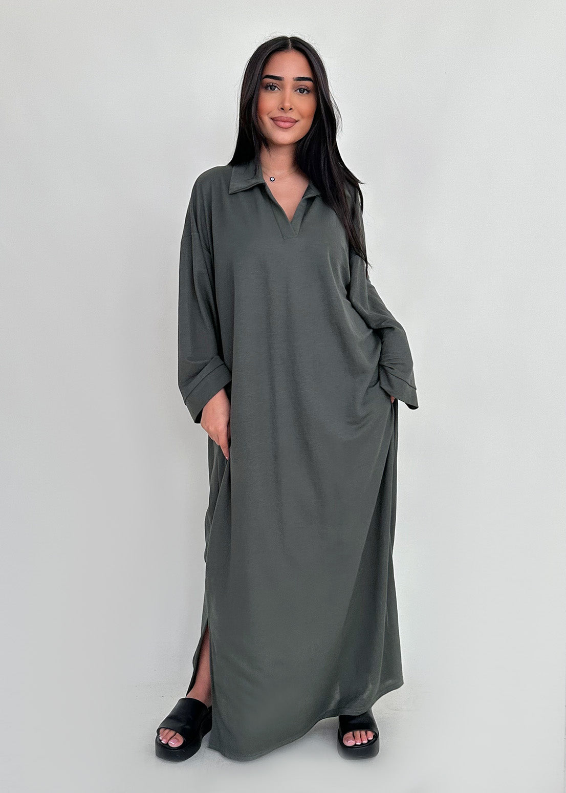 Langärmliges Maxikleid Mit V-Ausschnitt
