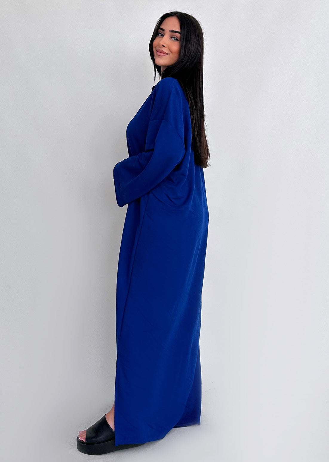 Langärmliges Maxikleid Mit V-Ausschnitt