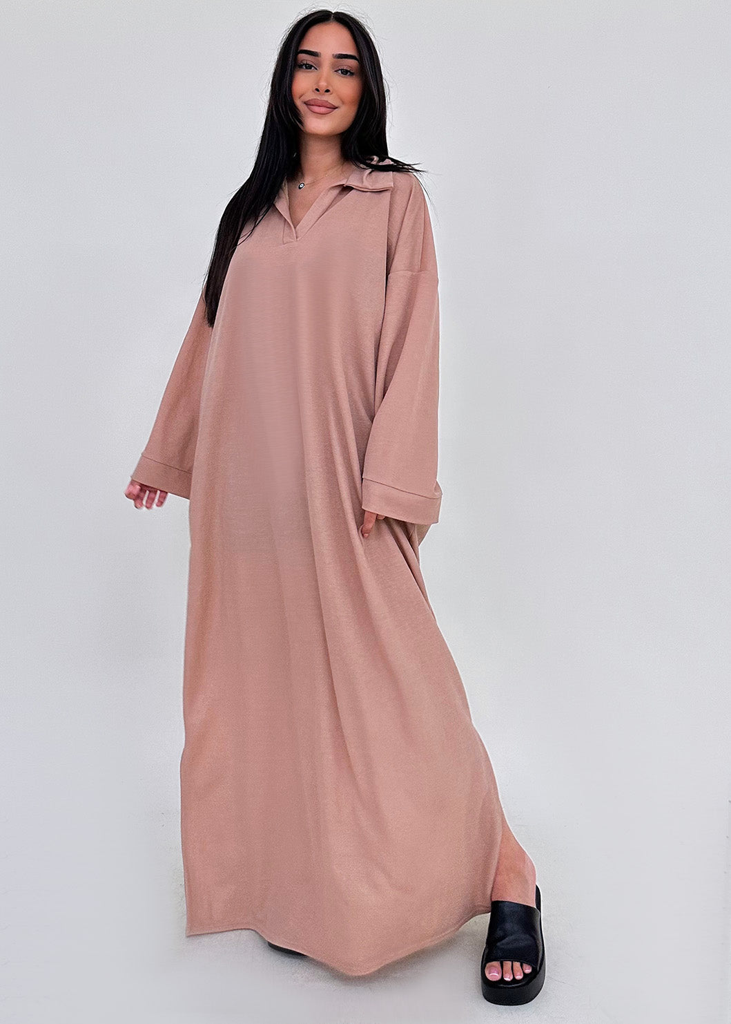 Langärmliges Maxikleid Mit V-Ausschnitt