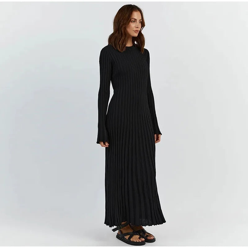 Elegantes Strickkleid Mit Rundhalsausschnitt