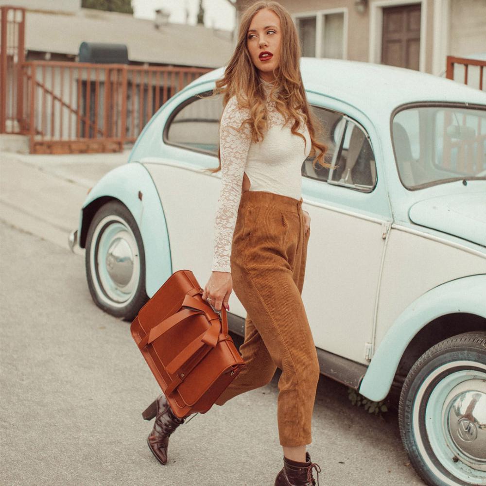 Eine Tasche Mit Einem Modernen Hauch Klassischer Eleganz