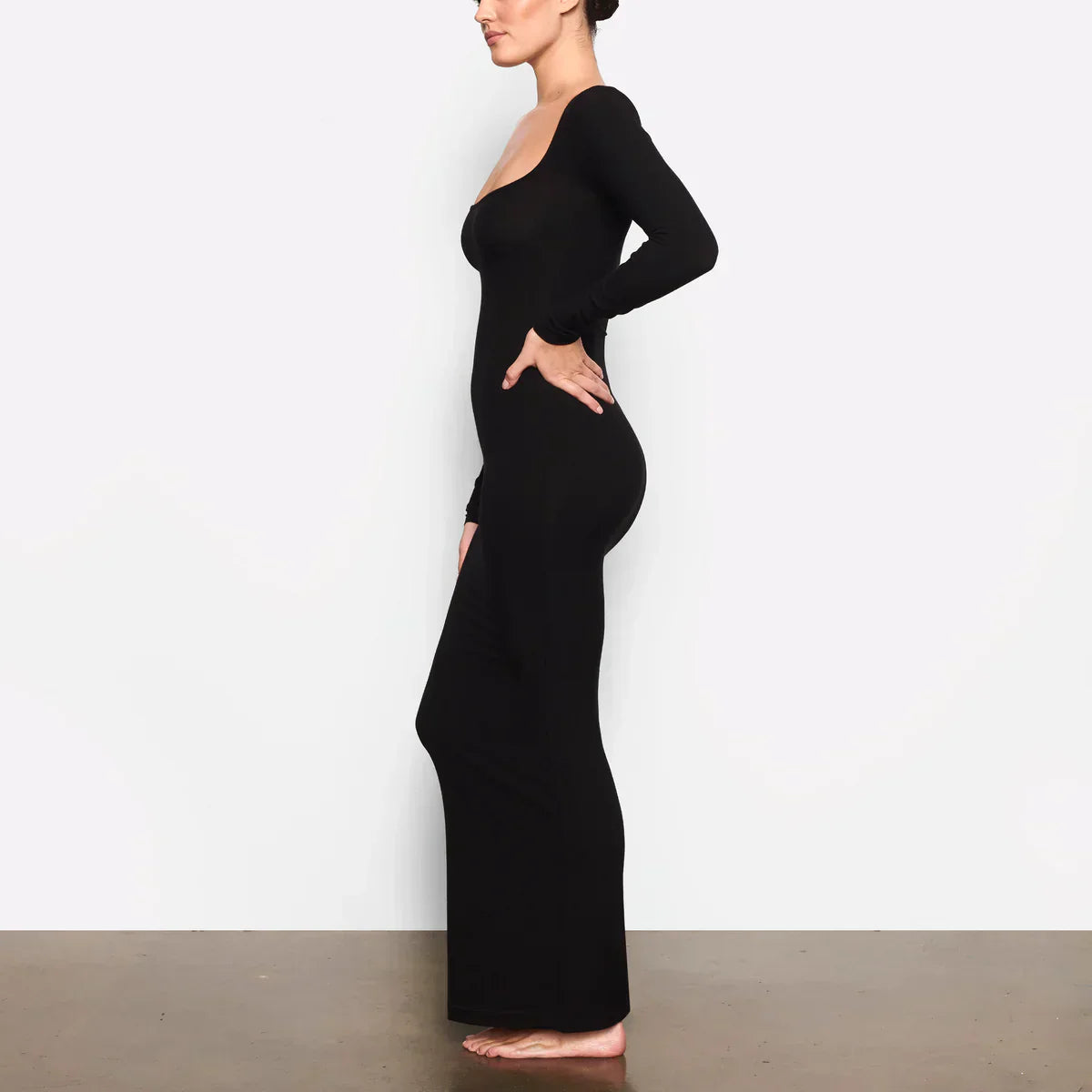 Maxikleid Mit Eckigem Ausschnitt Und Langen Ärmeln