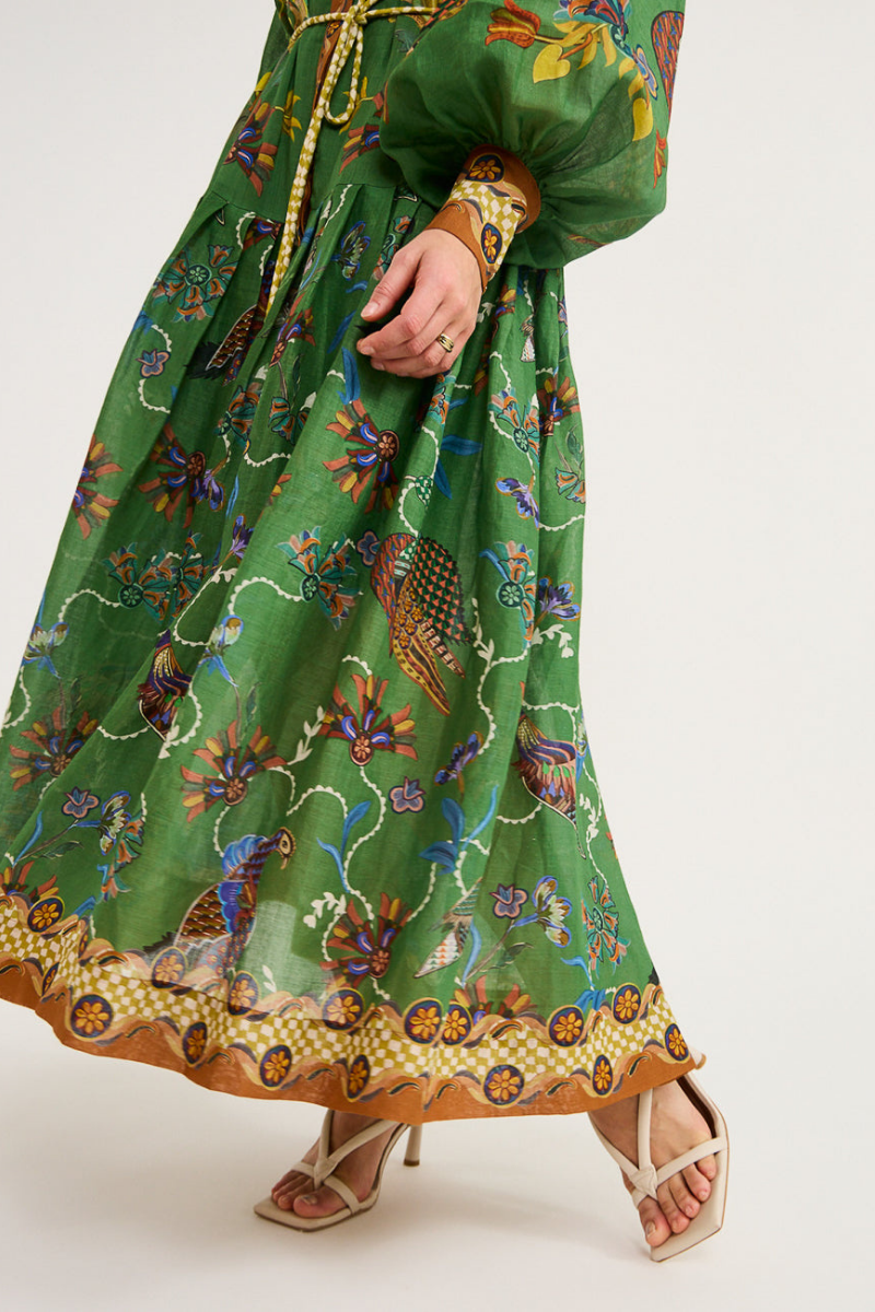 Stilvolles Gemustertes Kleid Mit Laternenärmeln