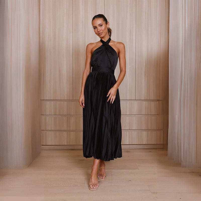 Elegantes Besticktes Neckholder-Midikleid