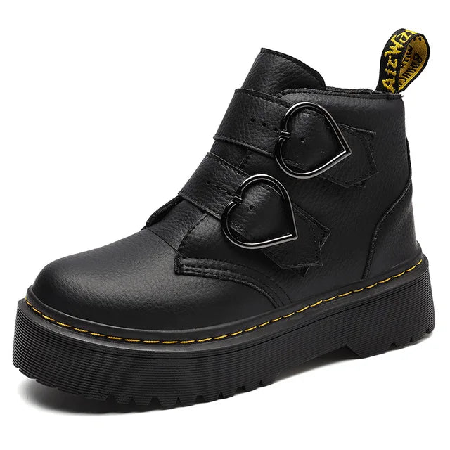 Stilvolle Damenstiefel Mit Herzschnalle