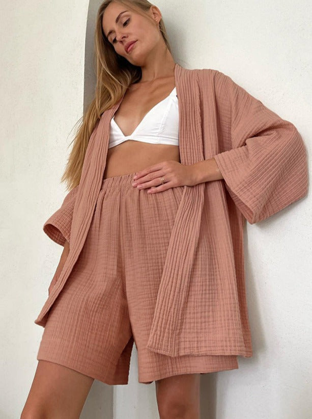 Elegantes Set Aus Strickjacke Und Shorts