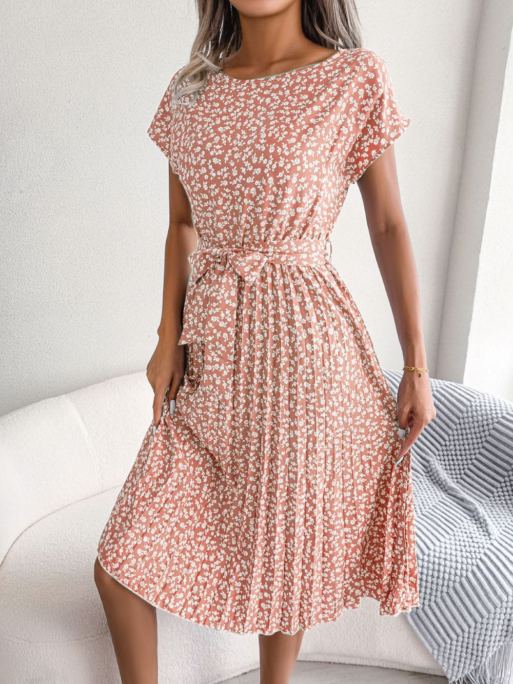 Plissiertes Midikleid Mit Rundhalsausschnitt