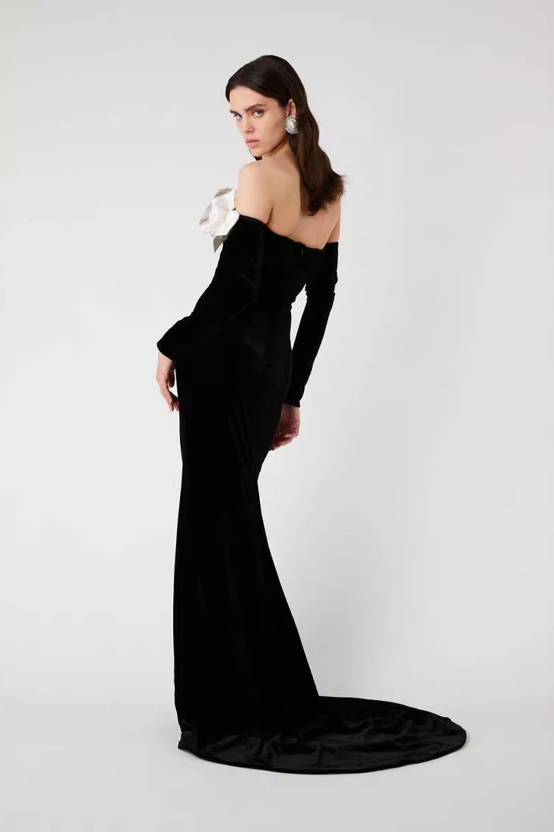 Schulterfreies Maxikleid Aus Samt Mit Schleifendetail