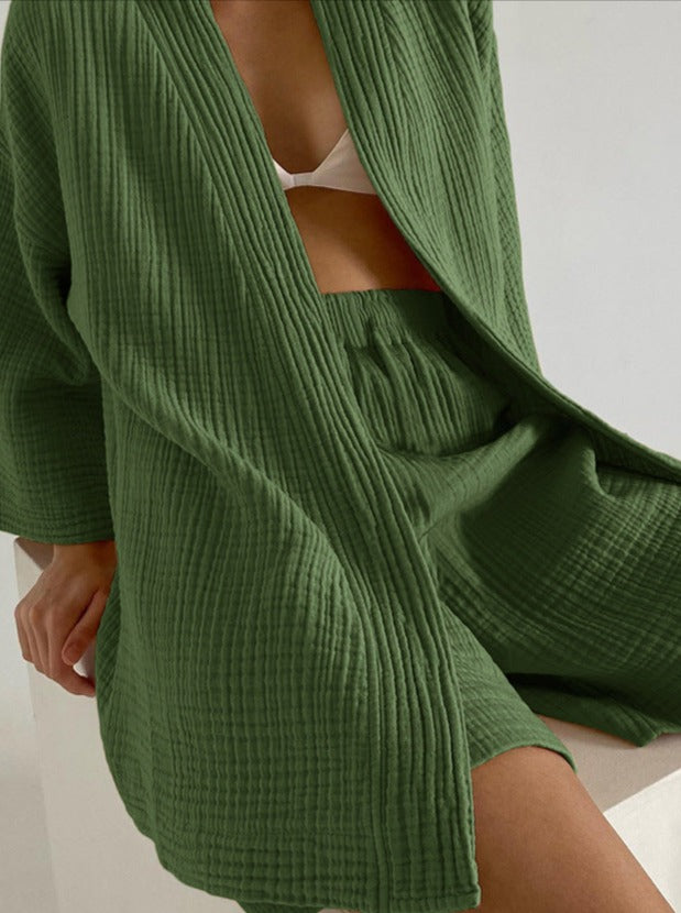 Elegantes Set Aus Strickjacke Und Shorts