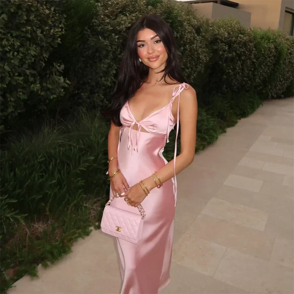Rosa Maxikleid Mit Dünnen Trägern