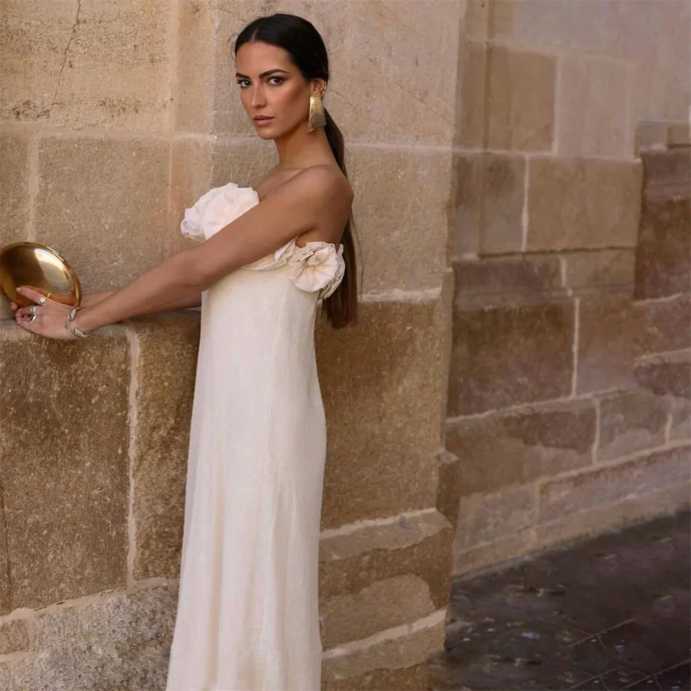 Elegantes Schulterfreies Maxikleid