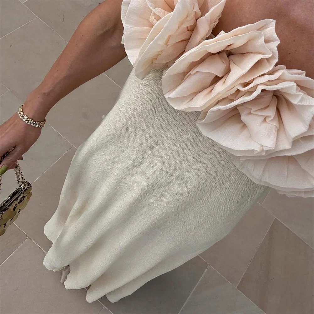 Elegantes Schulterfreies Maxikleid