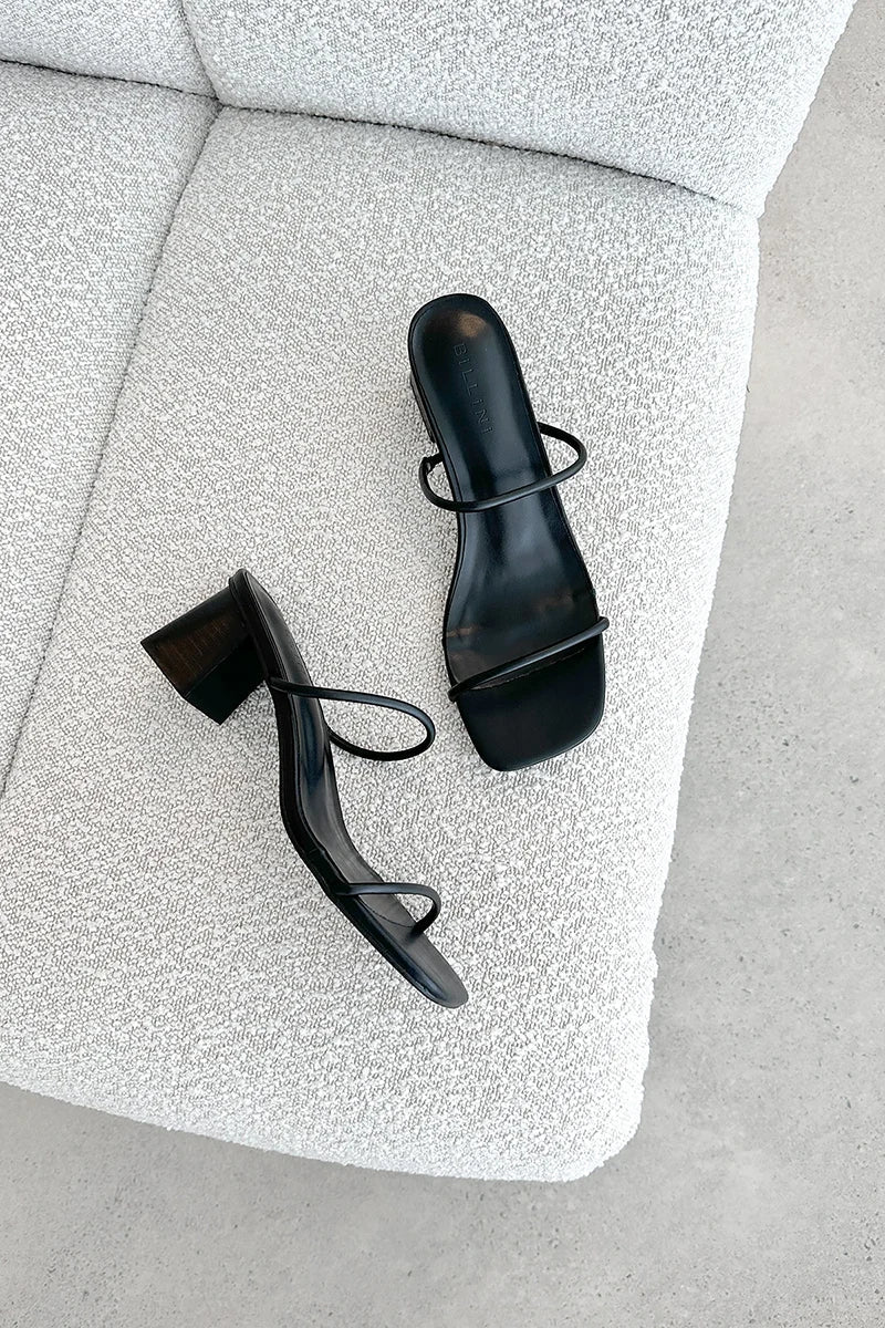 Stilvolle Und Moderne Sandalen Mit Blockabsatz