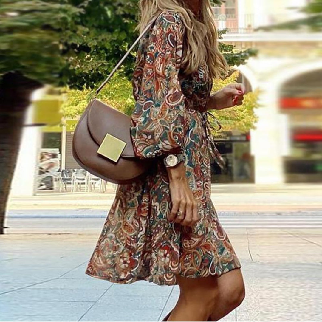 Gemustertes Bohemian-Midikleid