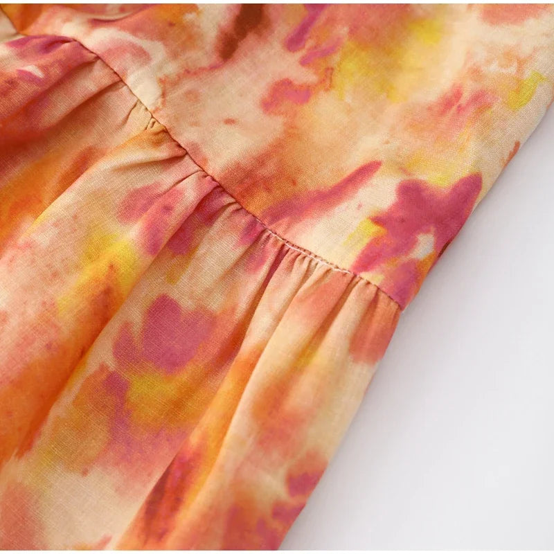 Langes Sommerkleid Mit Tiefem V-Ausschnitt Und Rüschen