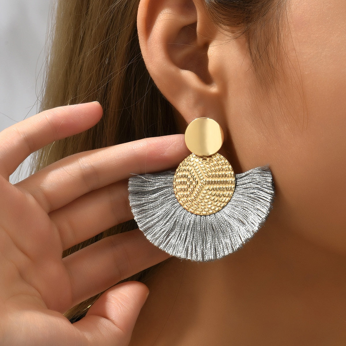 Auffälliger Schmuck: Trendy Boho Quasten Ohrringe